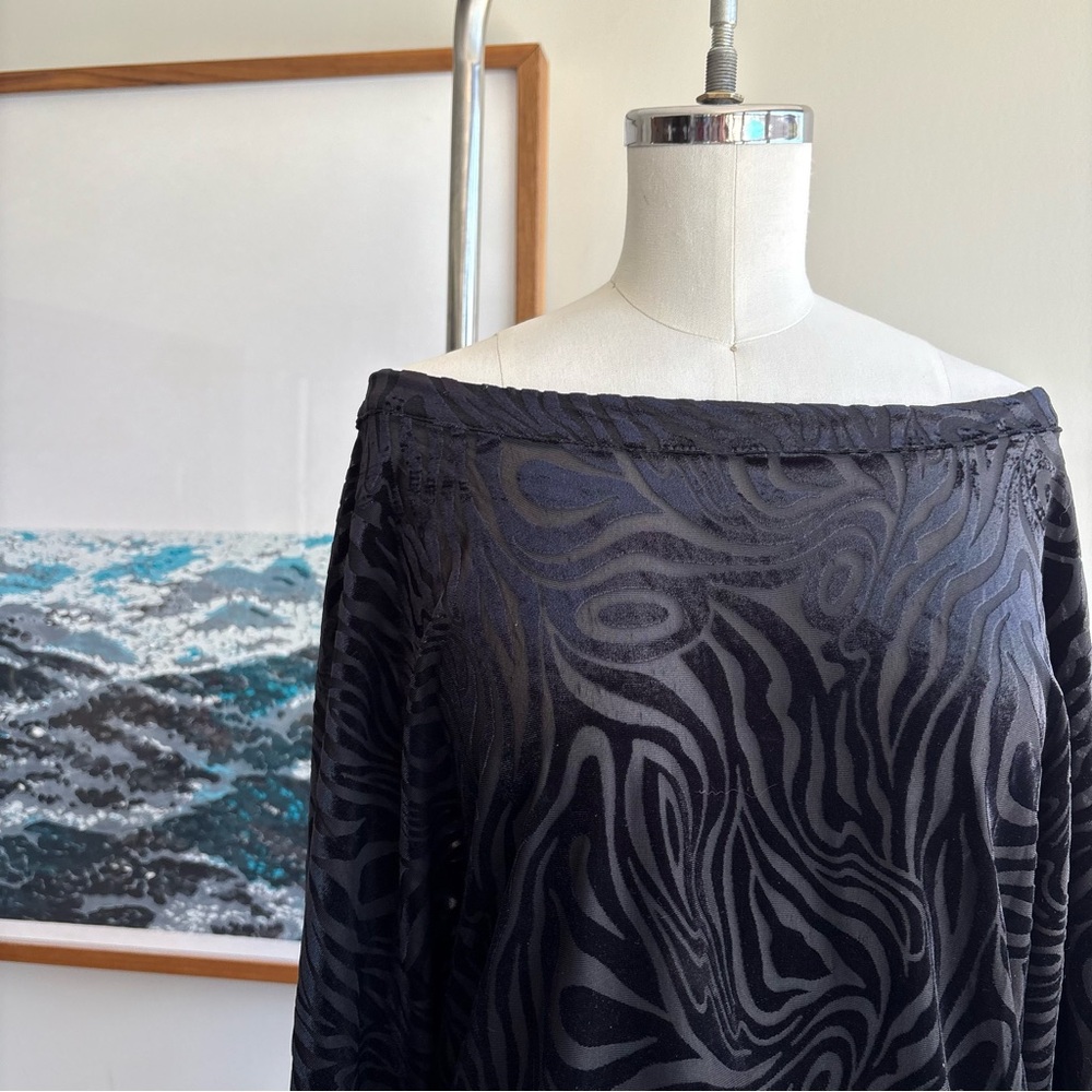 Black Zebra Print Off-Shoulder Top - Picture 2 of 7